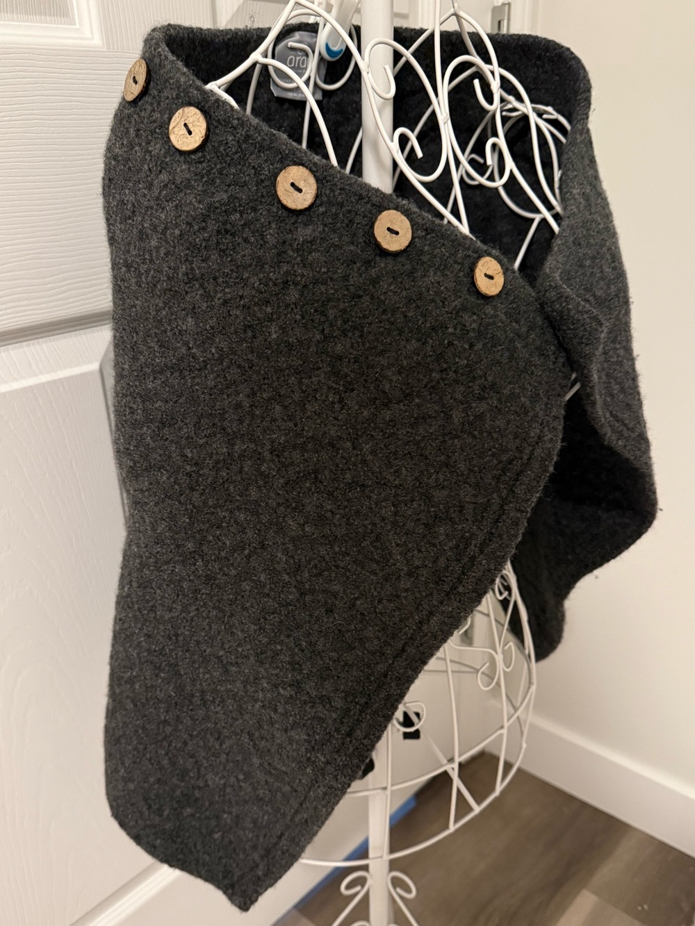 Aran Woollen Mills Merino Wool Convertible Wrap Capelet Made in Ireland
